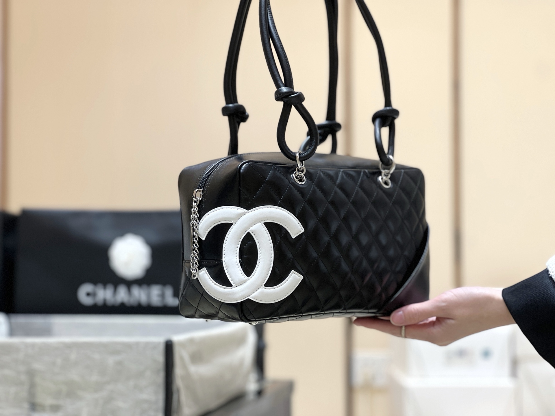 [Chanel Women