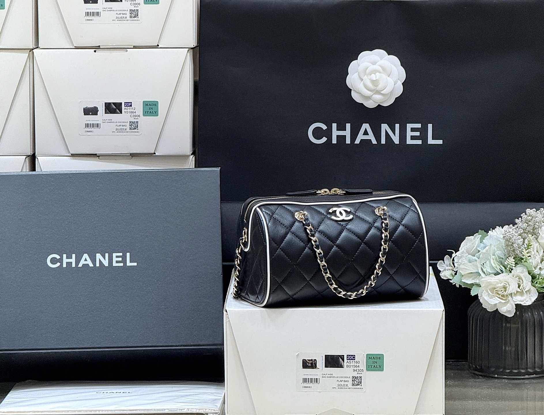 [Chanel Women
