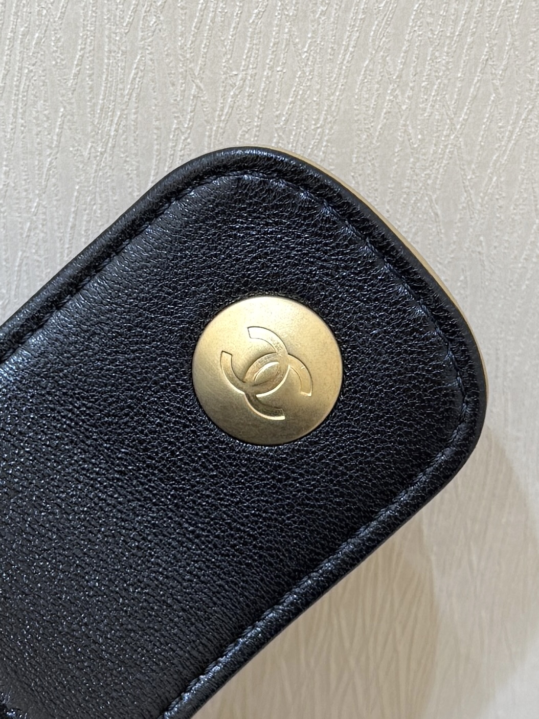 Chanel 25A Suede Patchwork Hobo Bag, Stylish and Practical - AS563400 9 i1749703834625 7601 0 7