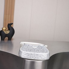 新款。Prada Ss21新品 闪闪水钻 满钻Hobo包 哇咔咔!整个包都是闪钻镶嵌成的水钻Prada Hobo包包 在 新款。Prada Ss21新品 闪闪水钻 满钻Hobo包 哇咔咔!整个包都是闪钻镶嵌成的水钻Prada Hobo包包 在