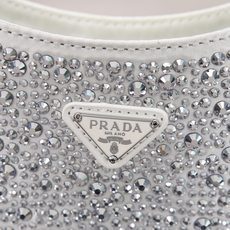 新款。Prada Ss21新品 闪闪水钻 满钻Hobo包 哇咔咔!整个包都是闪钻镶嵌成的水钻Prada Hobo包包 在 新款。Prada Ss21新品 闪闪水钻 满钻Hobo包 哇咔咔!整个包都是闪钻镶嵌成的水钻Prada Hobo包包 在