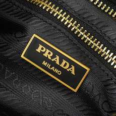 新款-黑色。#迷你mini配盒⚠️尺寸24*12 Prada 普拉达Soft Lux 手提包 柔软材质+经典三角Logo 新款-黑色。#迷你mini配盒⚠️尺寸24*12 Prada 普拉达Soft Lux 手提包 柔软材质+经典三角Logo