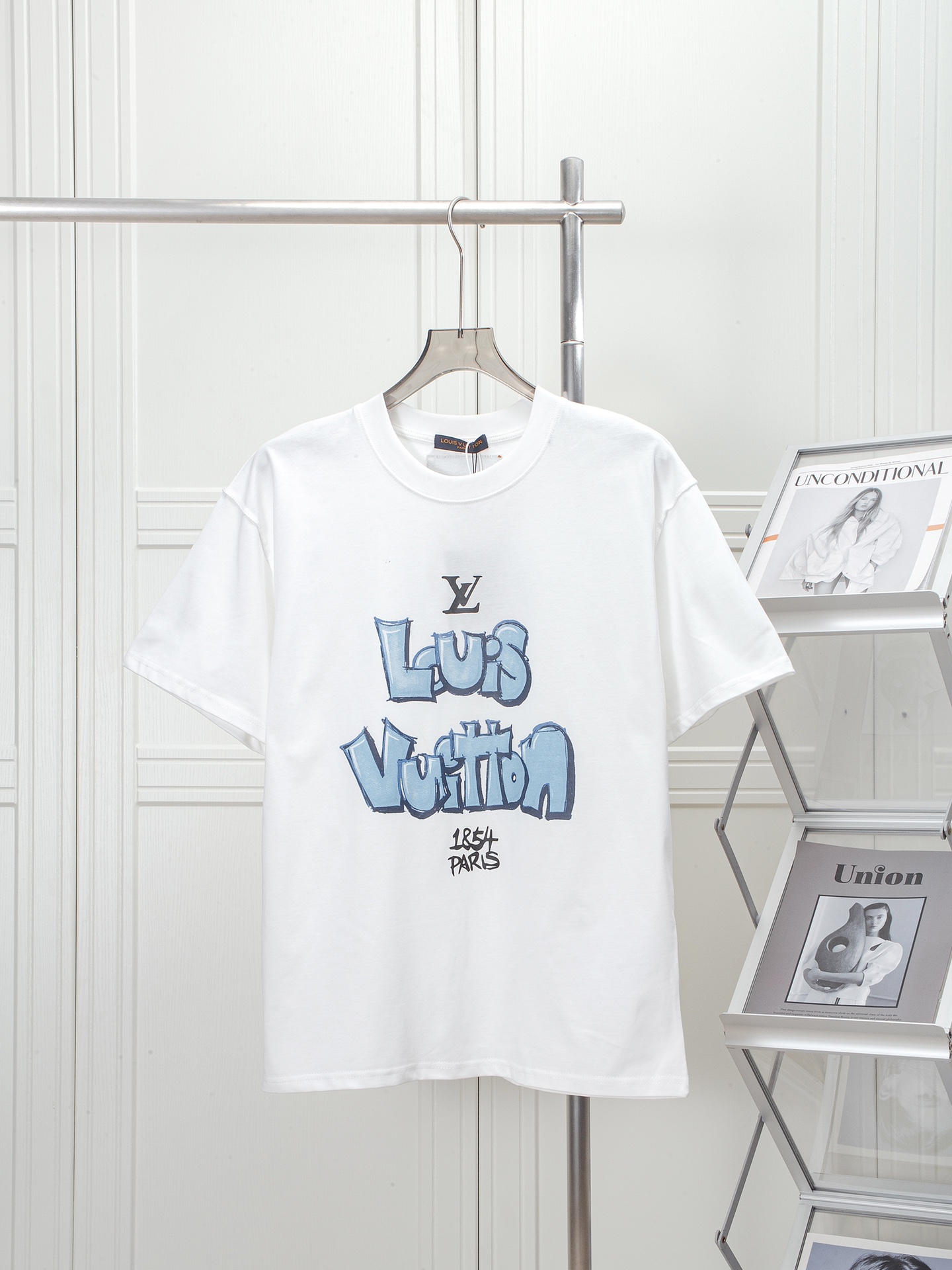 P75 LOUIS VUITTON 2025 nuevo 1845 letras de graffiti impresas mangas cortas Personalizado 240 g del mismo tejido teñido…