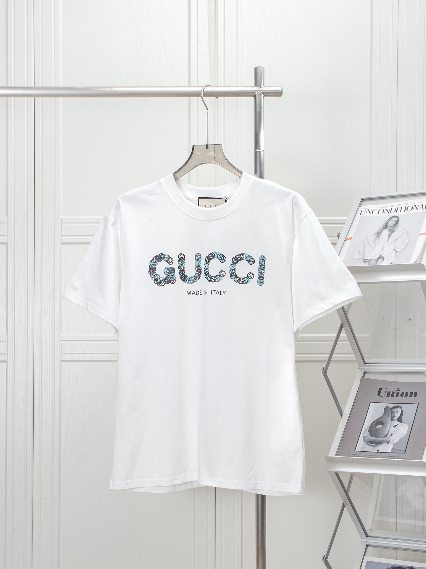 P70 Gucci Gucci 25ss primavera y verano nueva camiseta estampada de manga corta con cuello redondo. En la parte delante…