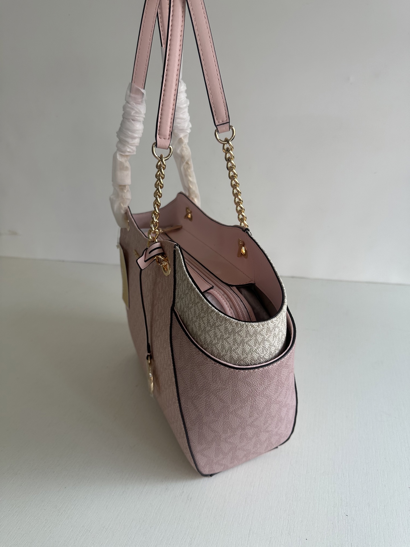 原单340
mk新款JET SET TRAVEL系列妈咪购物袋，尺寸:底长27上宽39&times;26&times;11