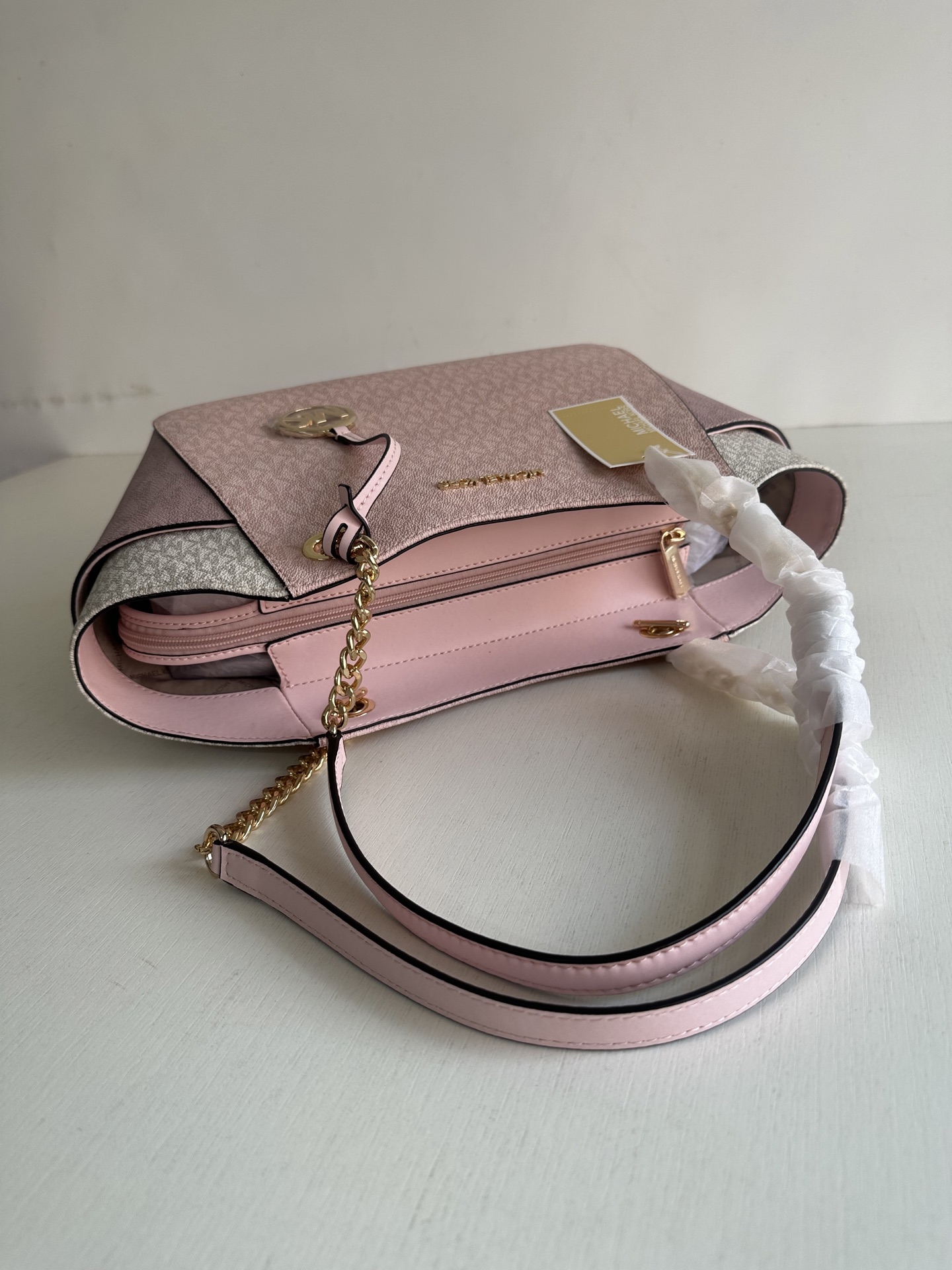 原单340
mk新款JET SET TRAVEL系列妈咪购物袋，尺寸:底长27上宽39&times;26&times;11