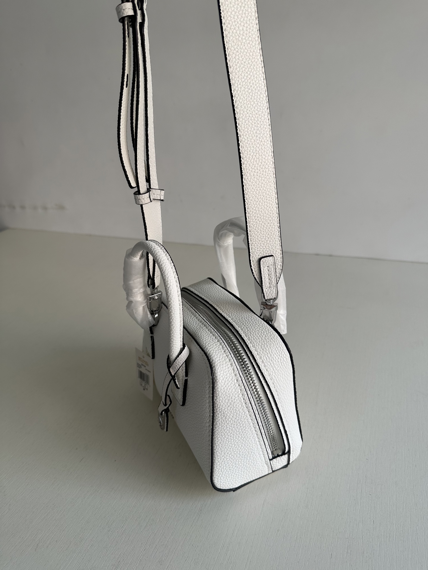 Michael Kors MK新款Ashton系列小号女士手提包波士顿包枕头包，尺寸：20×15×9