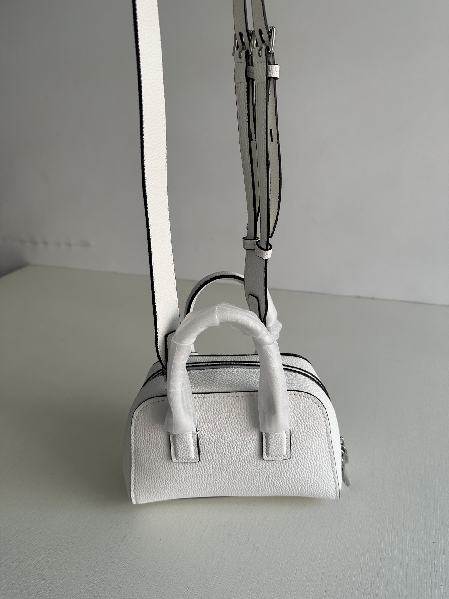 Michael Kors MK新款Ashton系列小号女士手提包波士顿包枕头包，尺寸：20×15×9