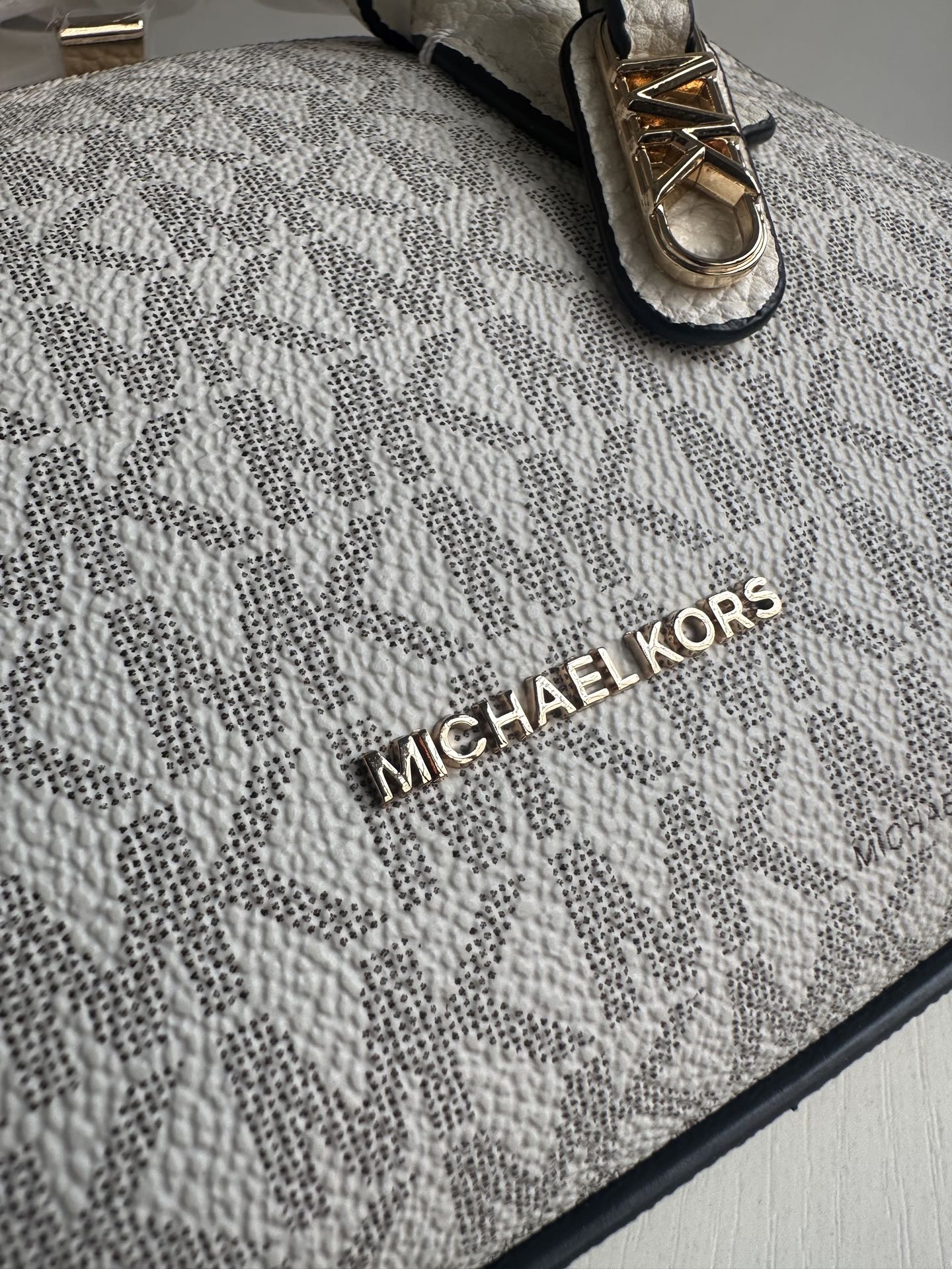 Michael Kors MK新款Ashton系列小号女士手提包波士顿包枕头包，尺寸：20×15×9