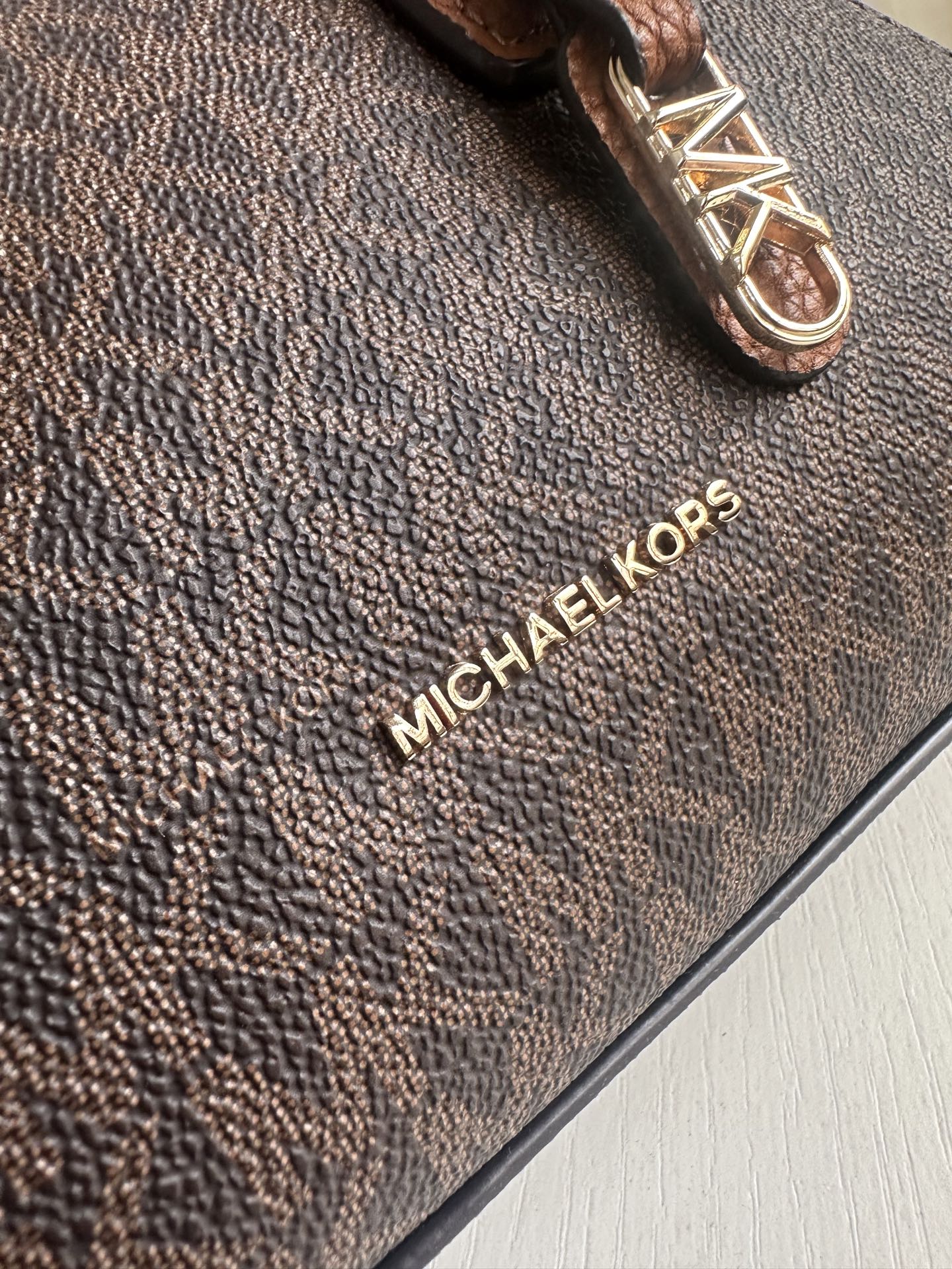 Michael Kors MK新款Ashton系列小号女士手提包波士顿包枕头包，尺寸：20×15×9
