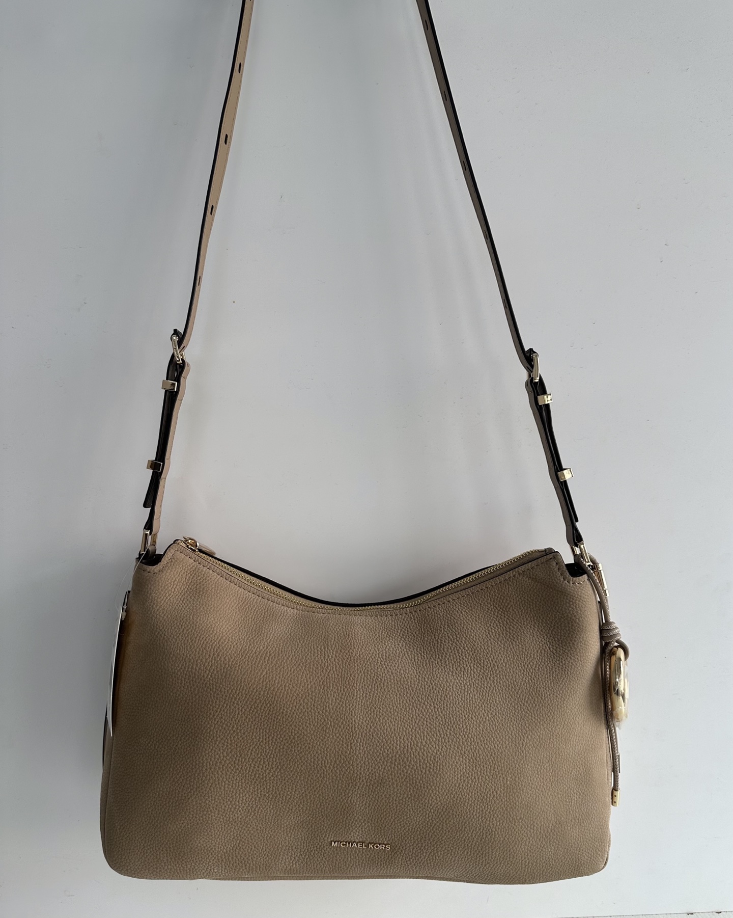 Michael Kors <反毛皮材质> mk新款Nolita系列Michael kors 中号反毛皮单肩包
