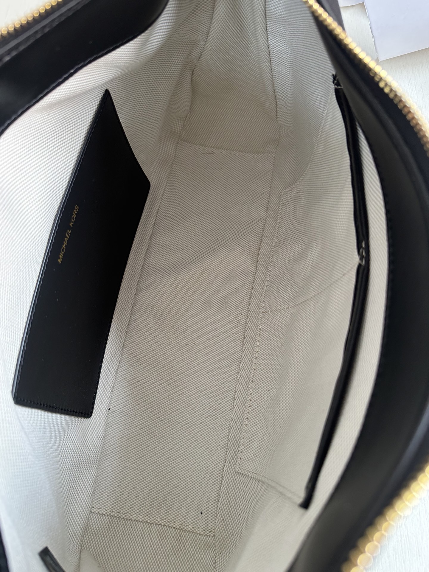 Michael Kors <反毛皮材质> mk新款Nolita系列Michael kors 中号反毛皮单肩包