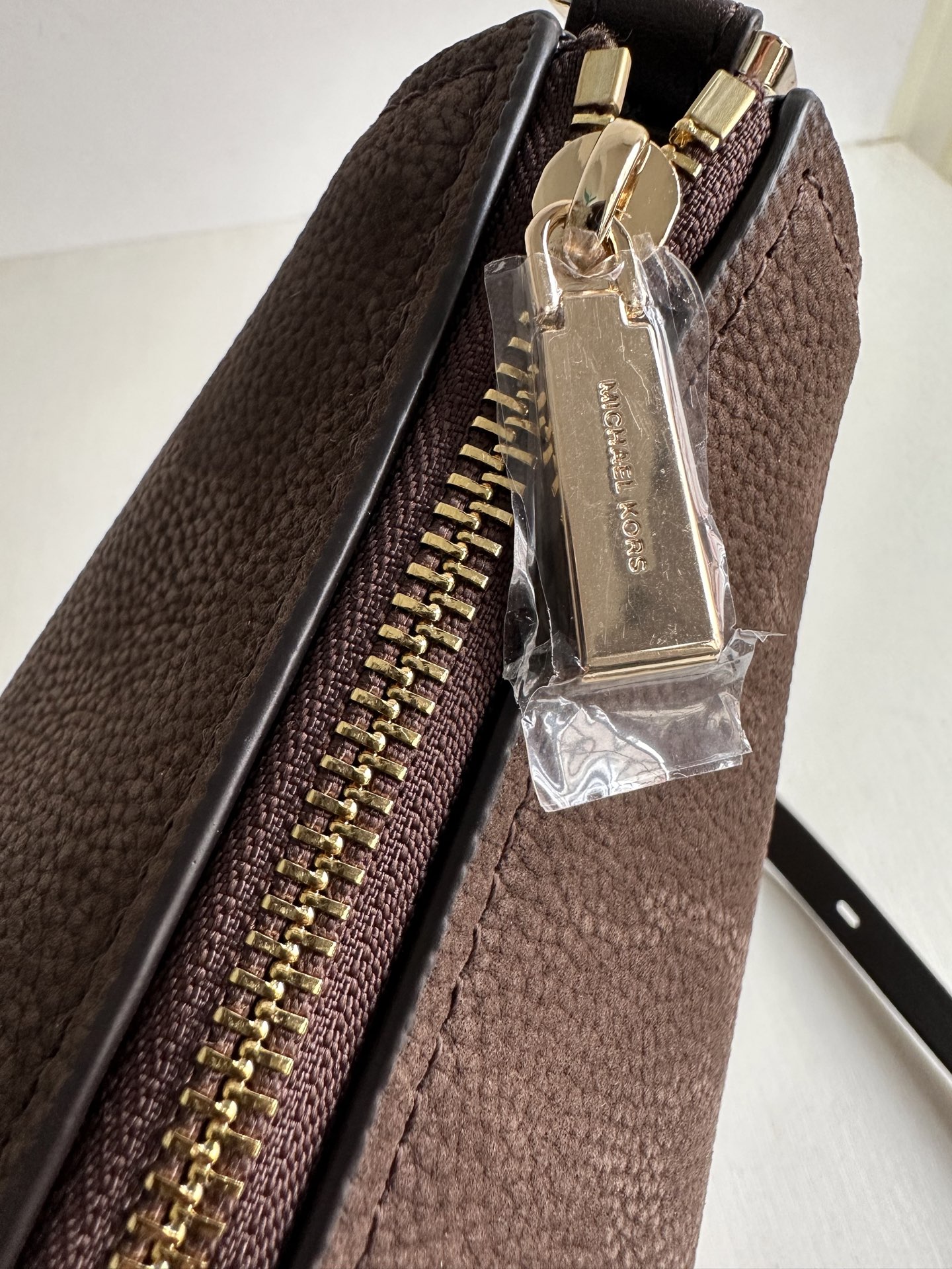 Michael Kors <反毛皮材质> mk新款Nolita系列Michael kors 中号反毛皮单肩包