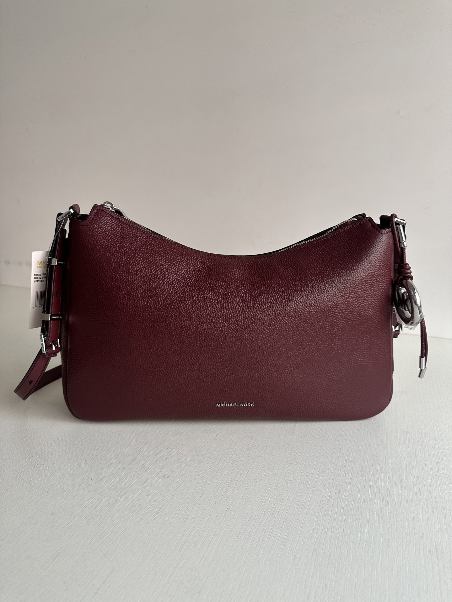 Michael Kors <荔枝纹牛皮> mk新款Nolita系列Michael kors 中号荔枝纹牛皮单肩包