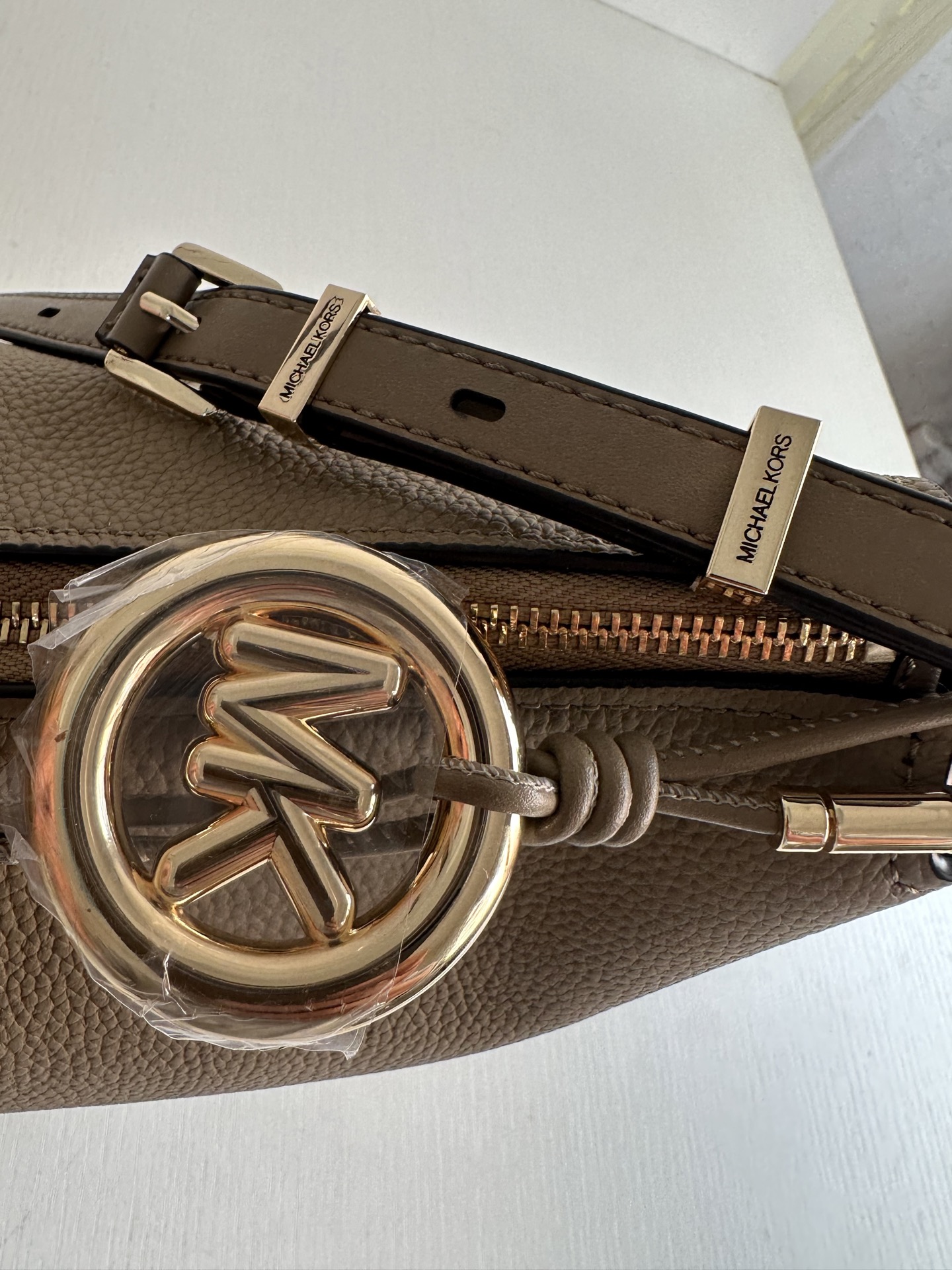 Michael Kors <荔枝纹牛皮> mk新款Nolita系列Michael kors 中号荔枝纹牛皮单肩包