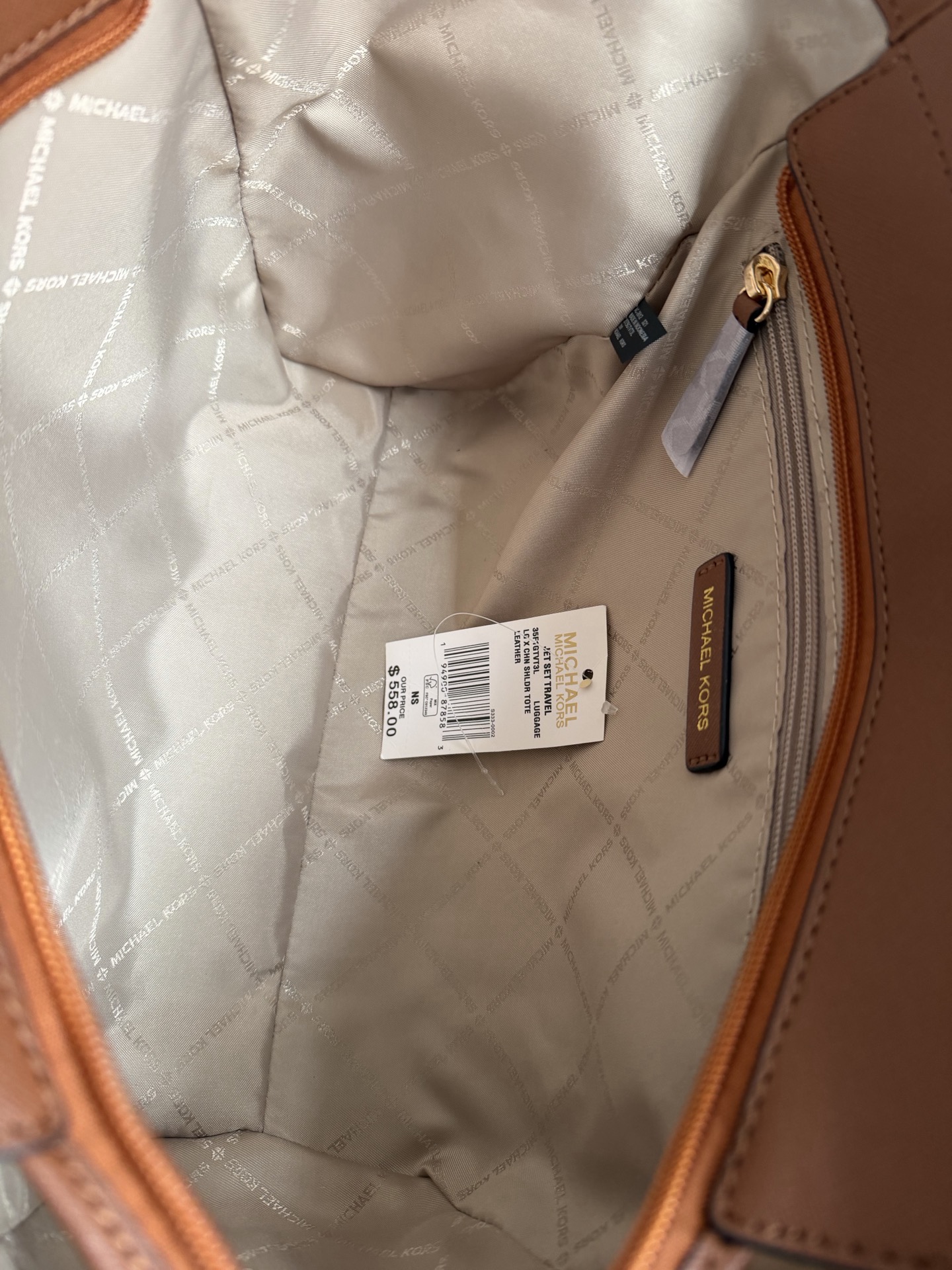 原单340
mk新款JET SET TRAVEL系列妈咪购物袋，尺寸:底长27上宽39&times;26&times;11