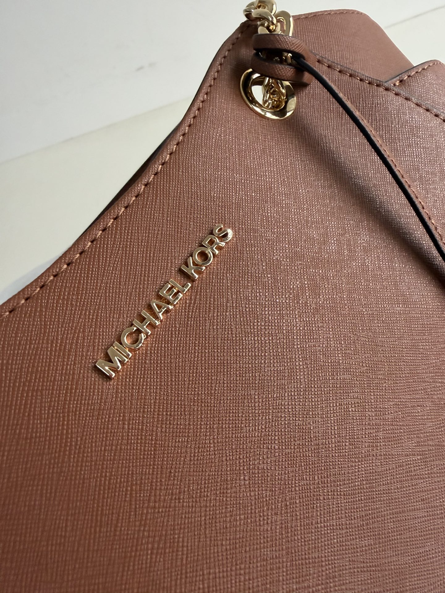 原单340
mk新款JET SET TRAVEL系列妈咪购物袋，尺寸:底长27上宽39&times;26&times;11