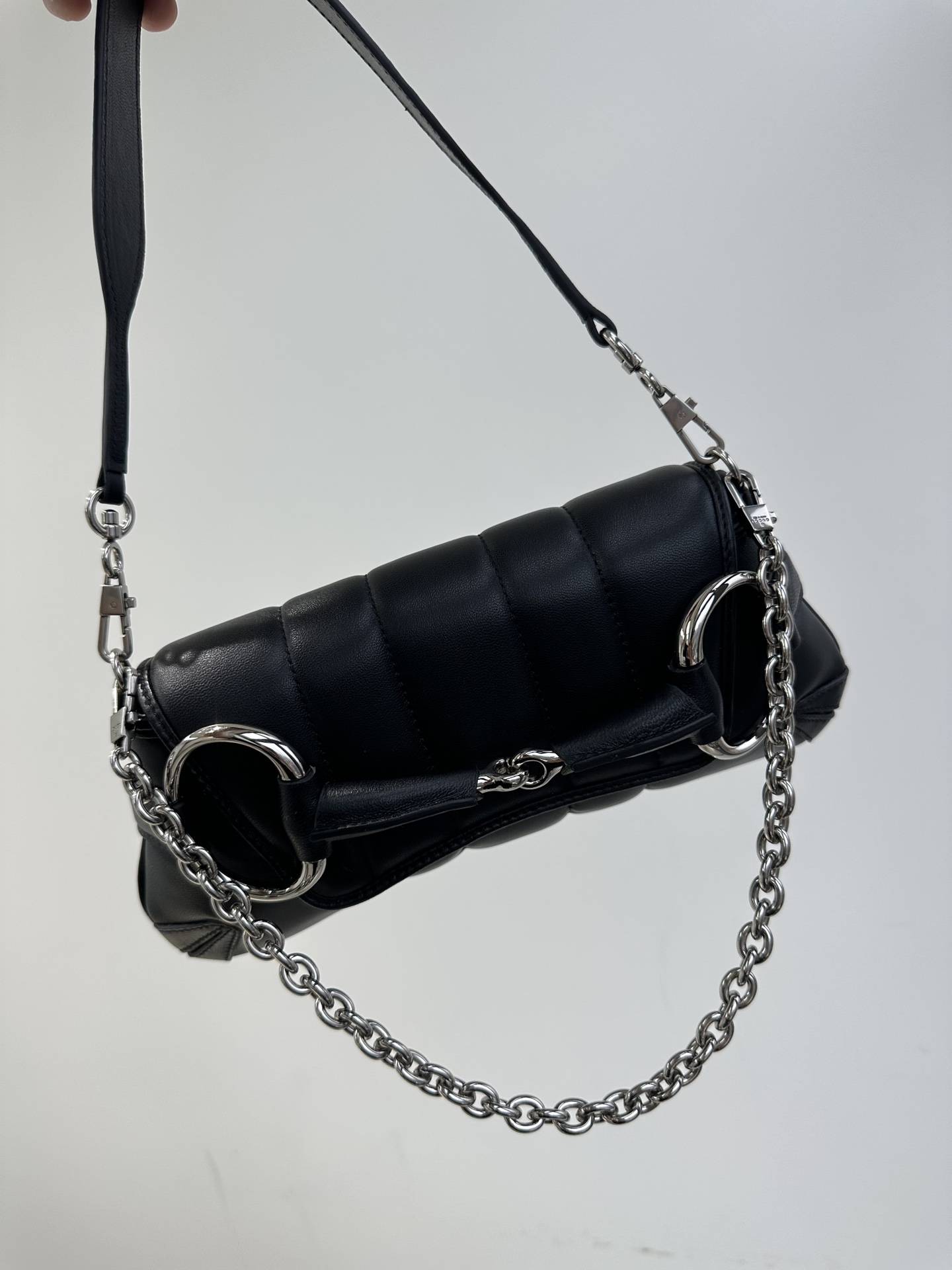 P880 Pure original Gucci Gucci 23 new Horsebit Chain series small chain horsebit shoulder bag. Gucci reinterprets the brand's classic elements, s