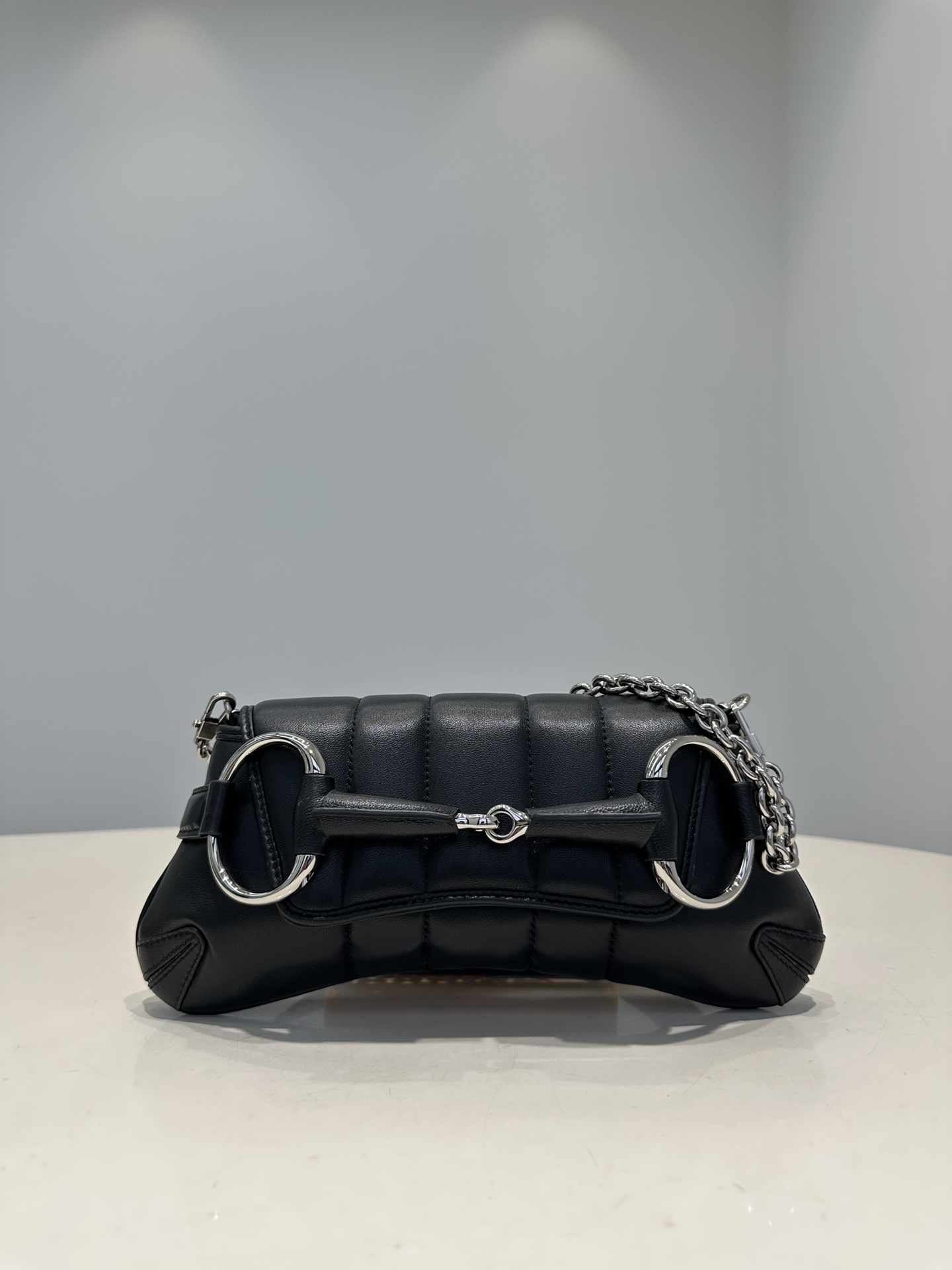 P880 Pure original Gucci Gucci 23 new Horsebit Chain series small chain horsebit shoulder bag. Gucci reinterprets the brand's classic elements, s