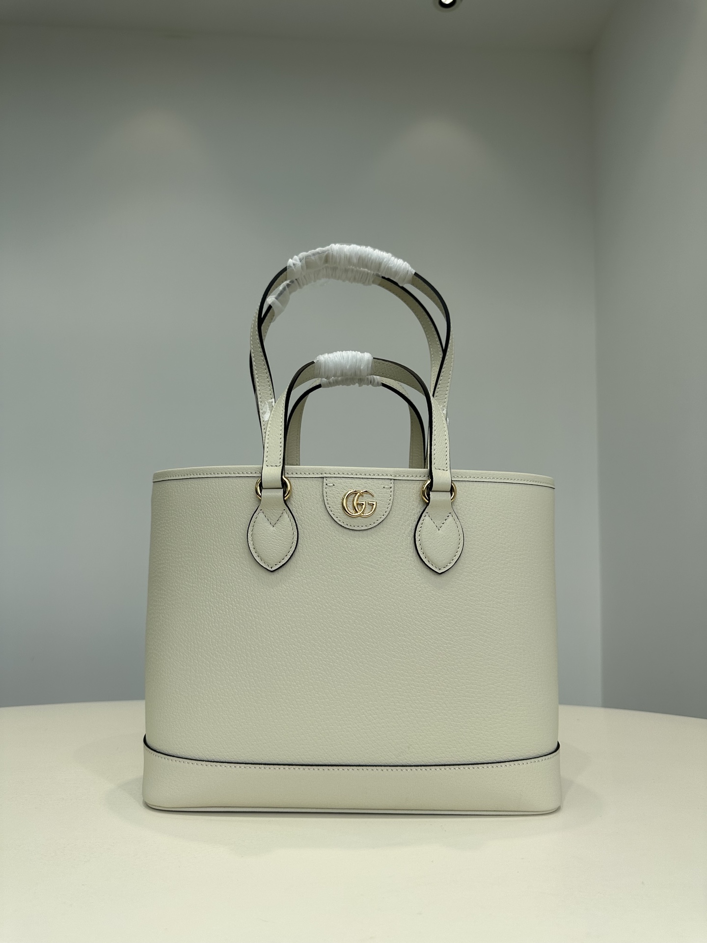 P900 Pure original Gucci Gucci 23 new mini tote bag shopping bag, the Ophidia series has been reinterpreted with new sizes and styles. The handle