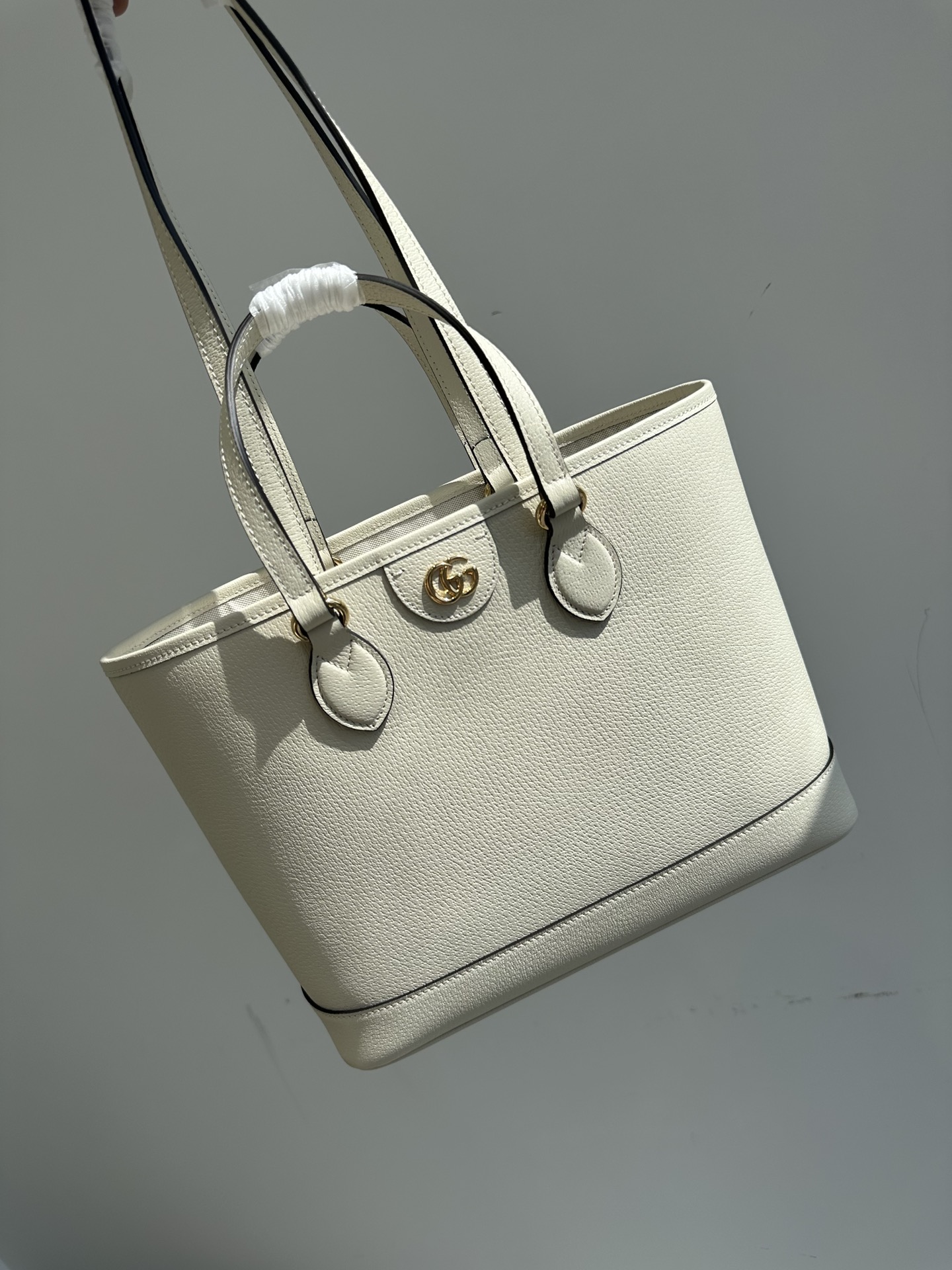 P900 Pure original Gucci Gucci 23 new mini tote bag shopping bag, the Ophidia series has been reinterpreted with new sizes and styles. The handle