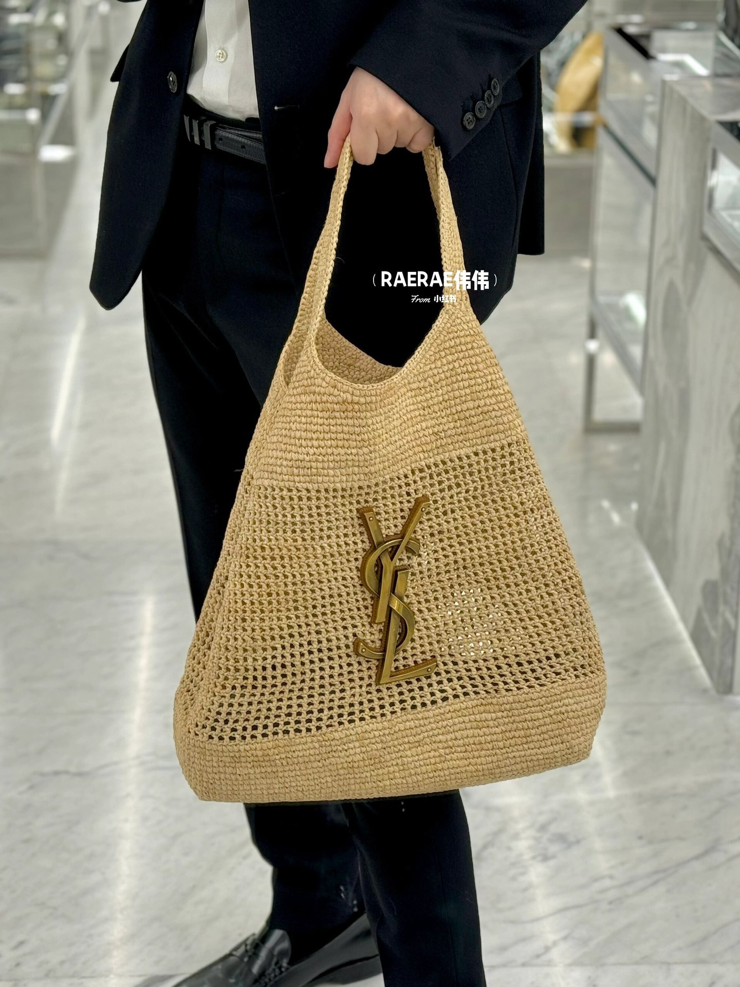 Saint Laurent Upper body renderings! ysl OVERSIZE HAND Knitted LE CASSANDRE