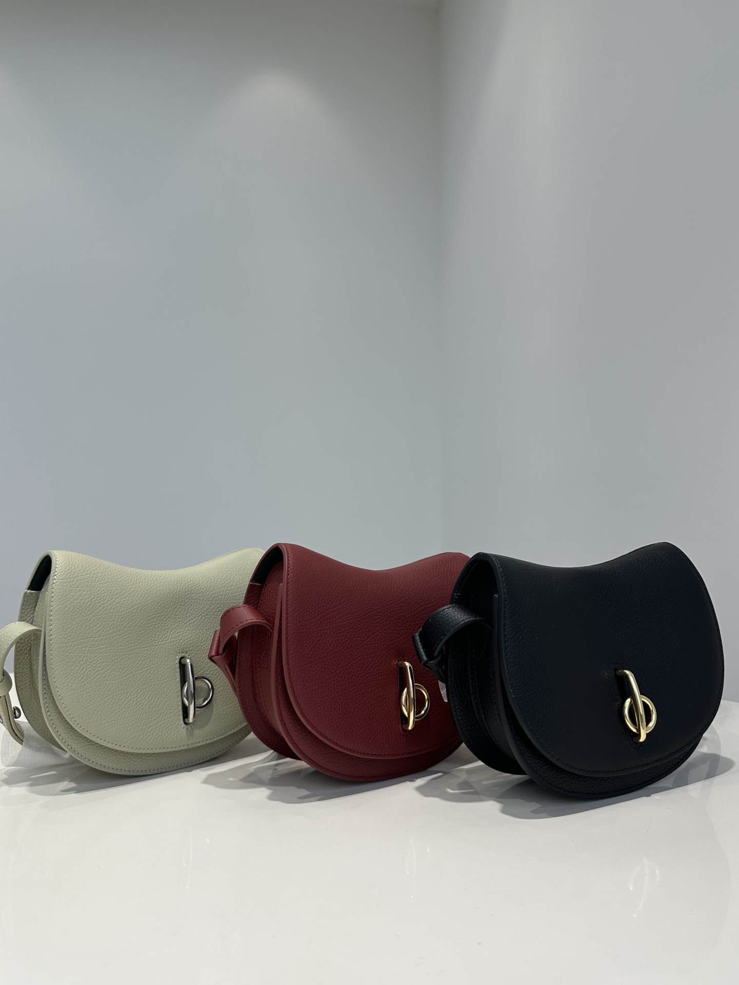 The new Burberry small shoulder crossbody bag!