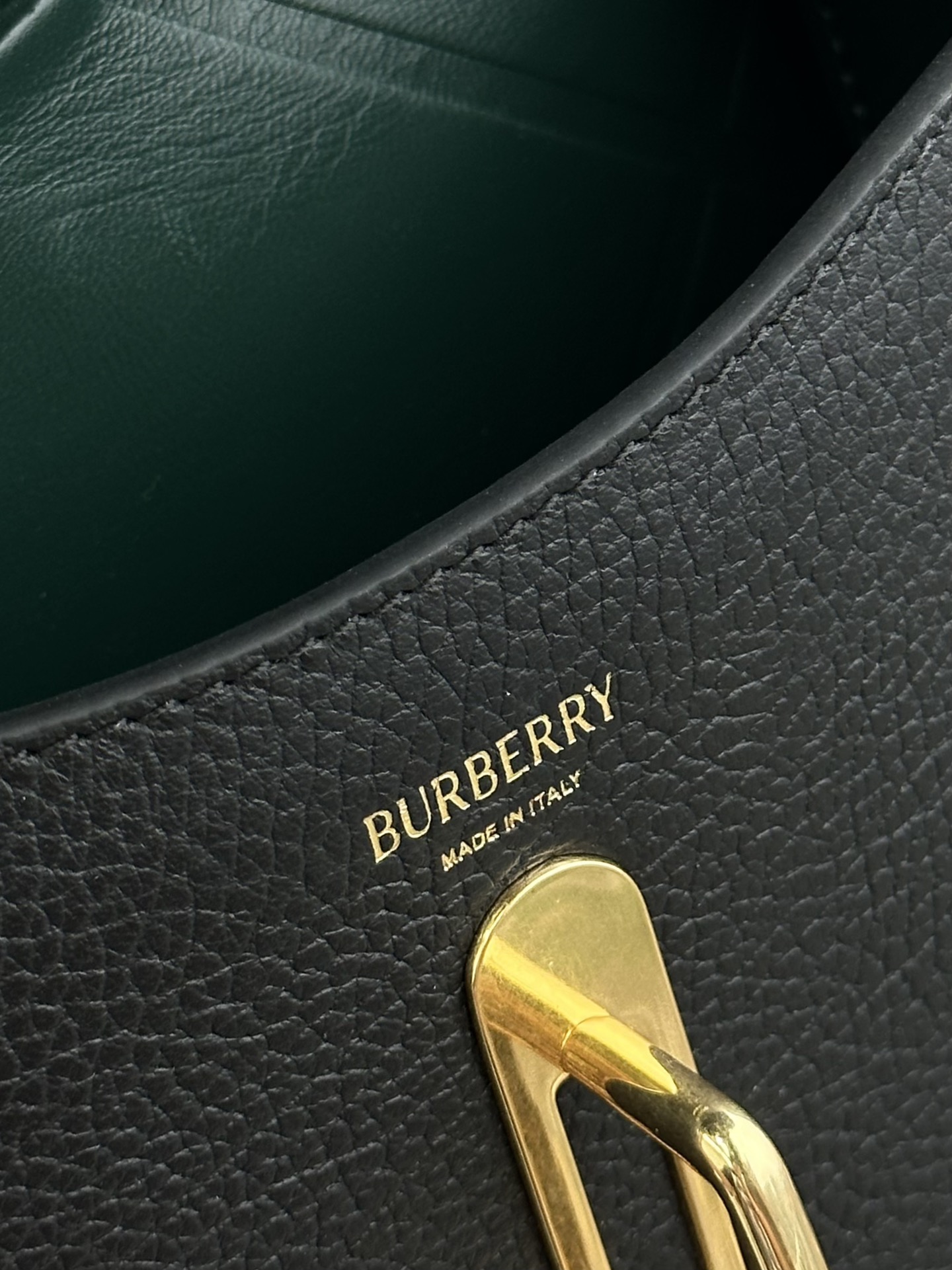 Burberry Imported hot stamping logounique anti-counterfeiting code!