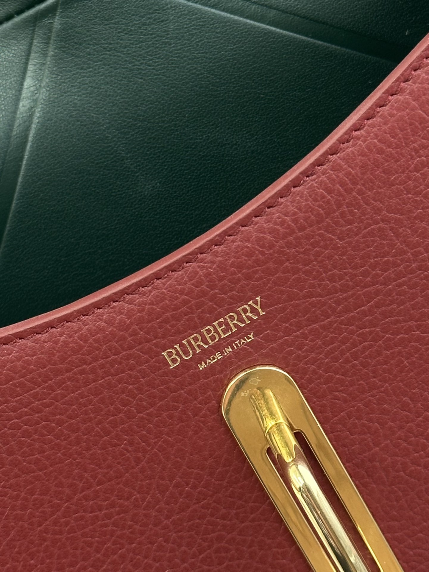 Burberry Imported hot stamping logounique anti-counterfeiting code!