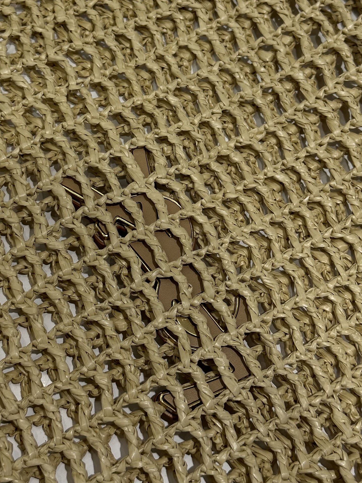 Saint Laurent Lets take a look at the details. They are made of raffia specially supplied by the original factory. Each piece is made of raffia a