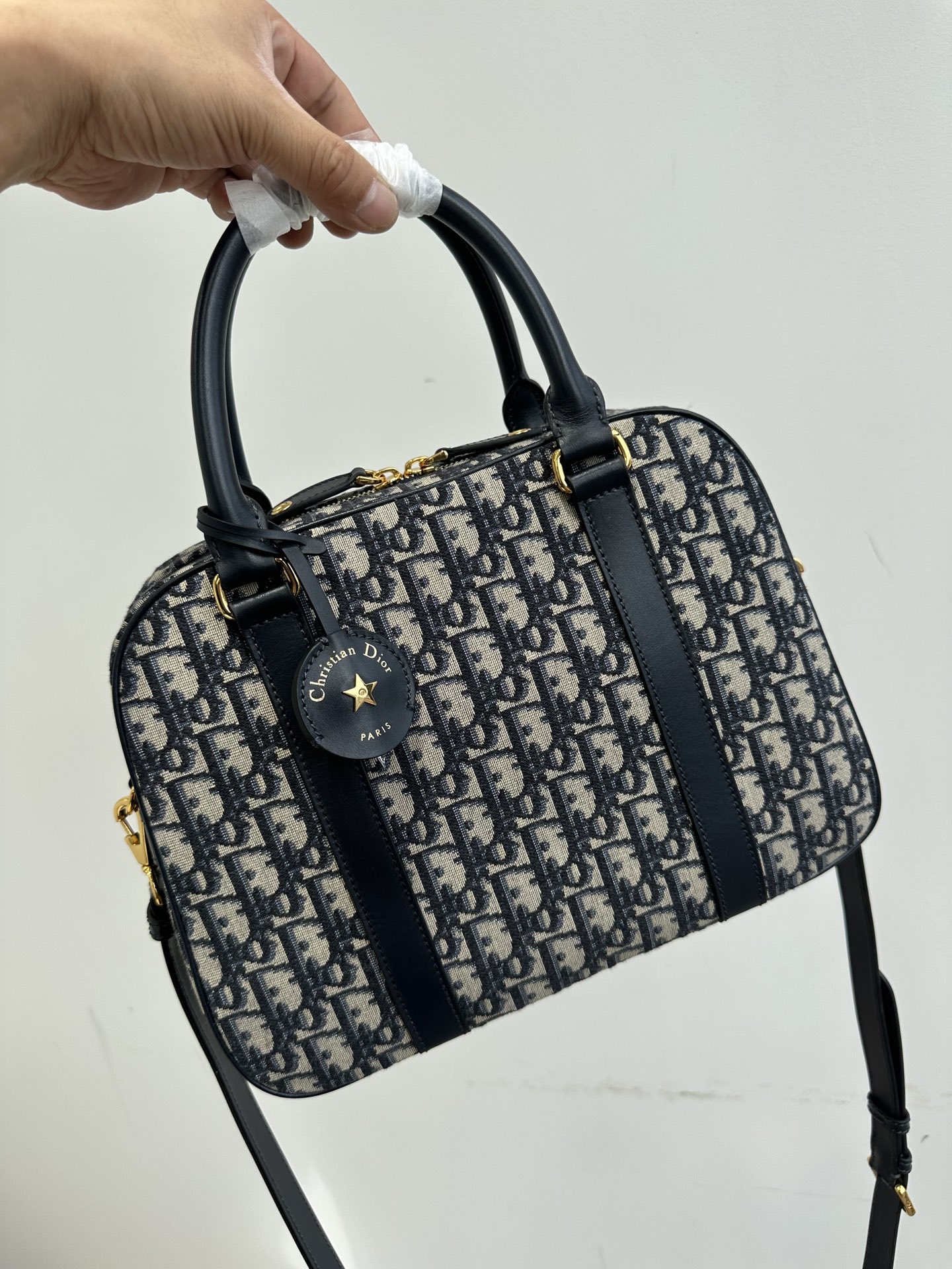 1000 high-end goods, pure original Dior/Dior large D-Vibe bowling bag, old flower new cross-body portable Boston bag, this D-Vibe bowling bag is