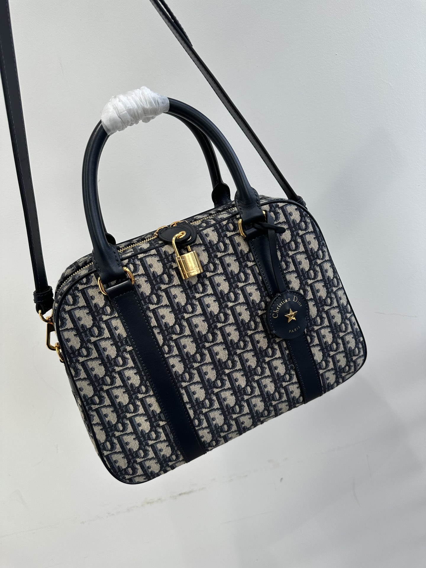 1000 high-end goods, pure original Dior/Dior large D-Vibe bowling bag, old flower new cross-body portable Boston bag, this D-Vibe bowling bag is