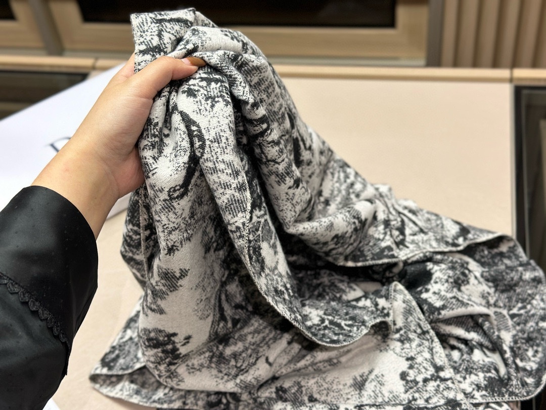 Dior Scarf - Comprehensive 6