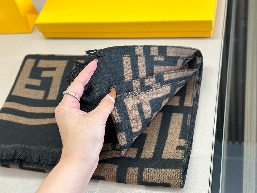 FENDI Scarf - Comprehensive 3