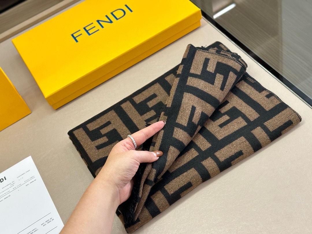 FENDI Scarf - Comprehensive 5