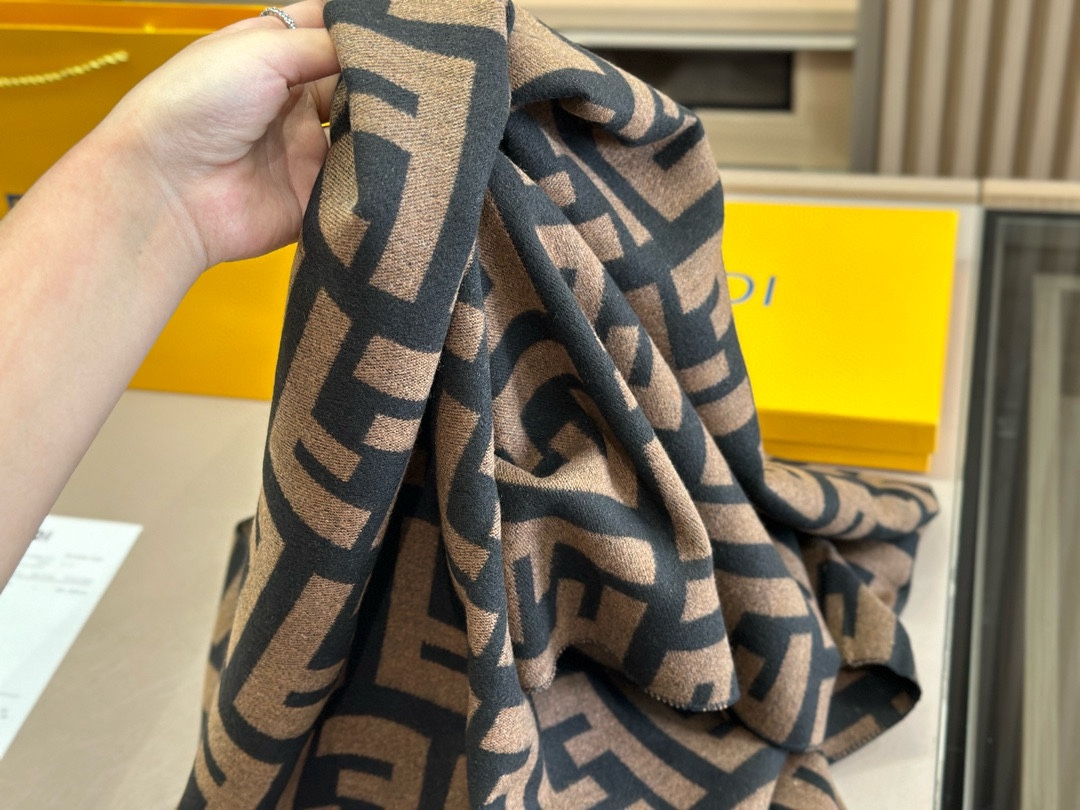 FENDI Scarf - Comprehensive 9