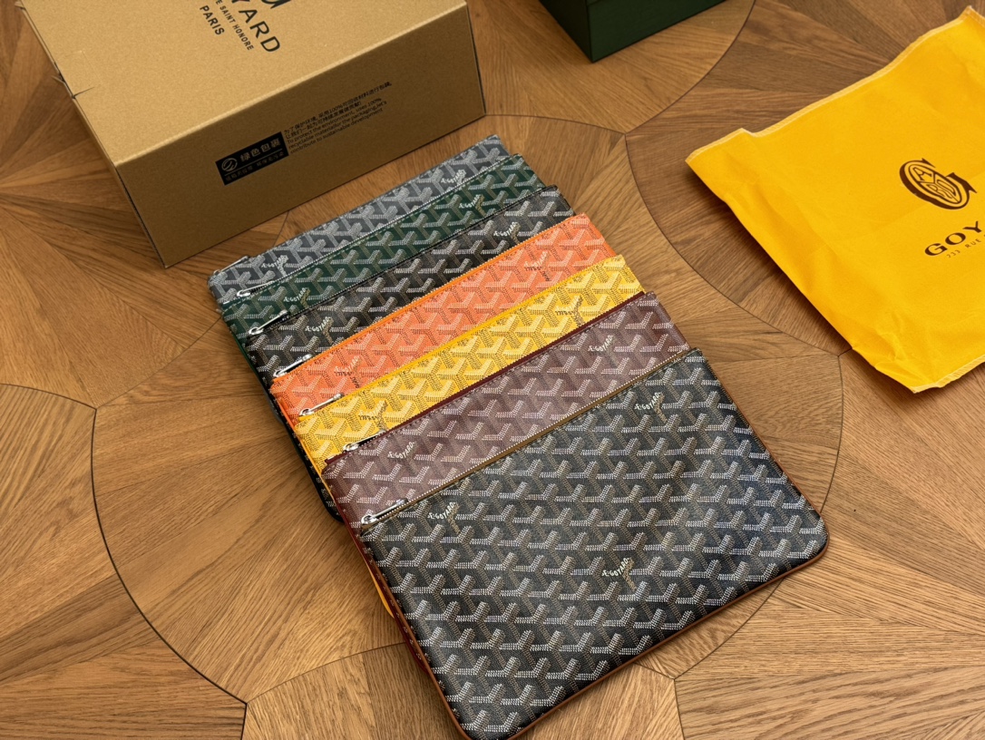 Goyard Clutches & Pouch Bags