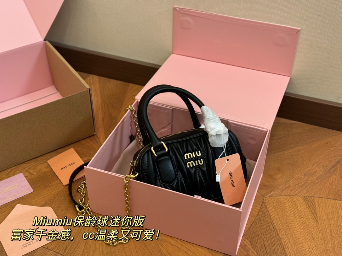 MiuMiu Bolsos de mano Mini