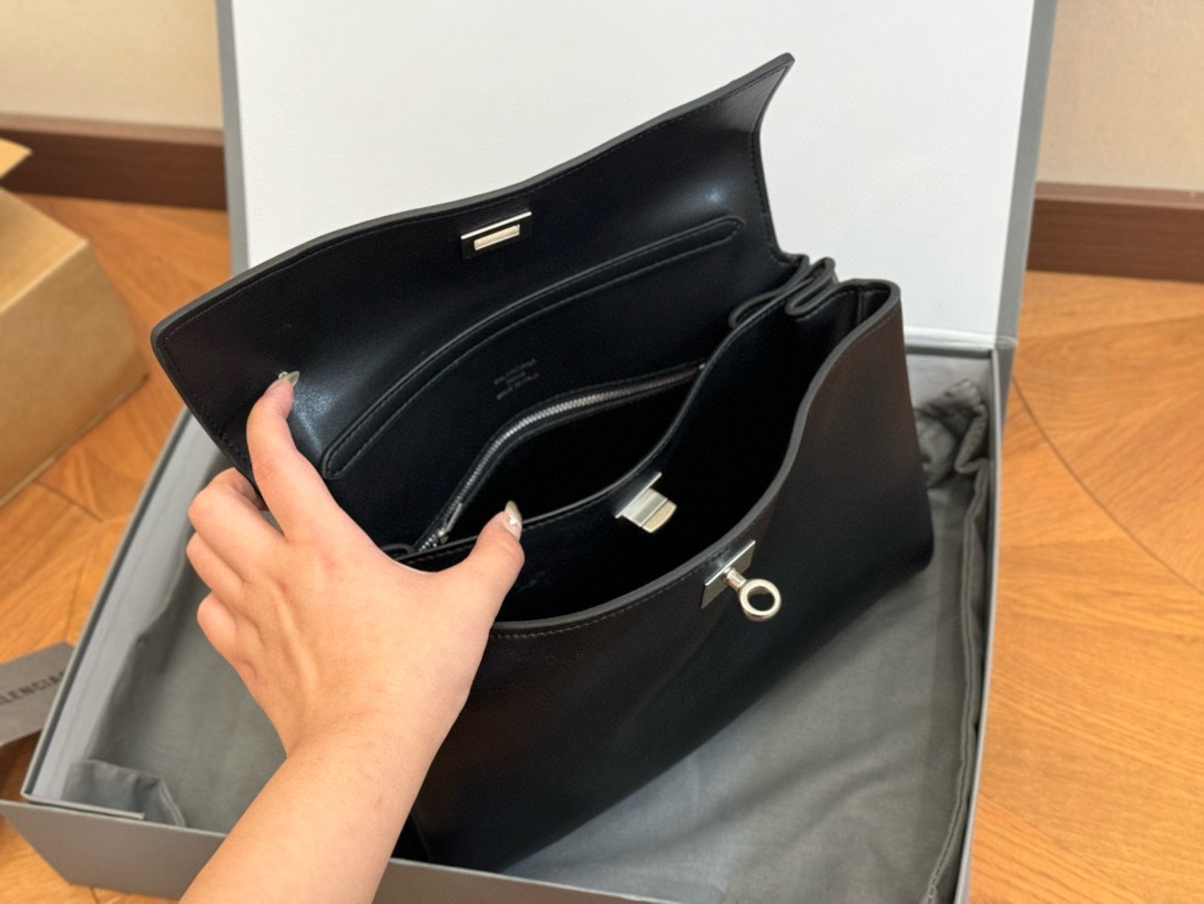 Innovative RDEO Package with Foldable and Plane Design in Paris. - 图片 4