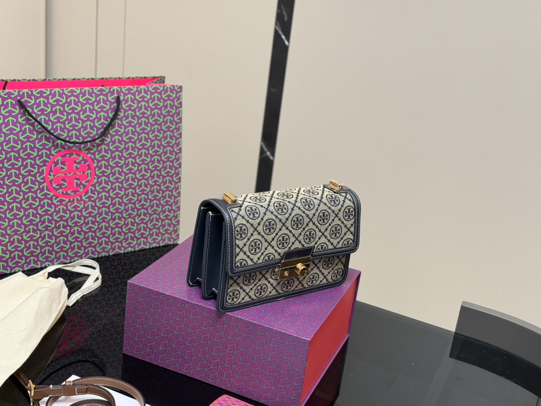 Tory Burch Handbag Adjustable Crossbody Bag with Foldable Box