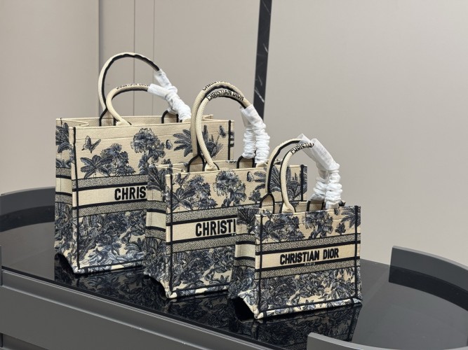 Dior Book Tote Bag with Floral Embroidery, Large Capacity Shopping Bag 1 Dior Book Tote Bag with Floral Embroidery, Large Capacity Shopping Bag