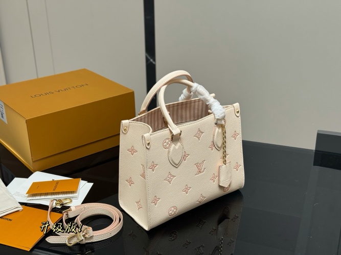 Louis Vuitton Onthego Shopping Bag with Hidden Shoulder Strap Design 1 Louis Vuitton Onthego Shopping Bag with Hidden Shoulder Strap Design