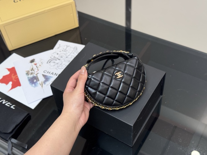 Chanel 23C Black Leather Round Clutch With Chain, 16 x 10 cm 1 Chanel 23C Black Leather Round Clutch With Chain, 16 x 10 cm