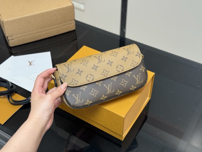 Louis Vuitton Ivy WOC Crossbody Bag, Double Chain, Card Slots - Stylish & Functional 1 Louis Vuitton Ivy WOC Crossbody Bag, Double Chain, Card Slots - Stylish & Functional