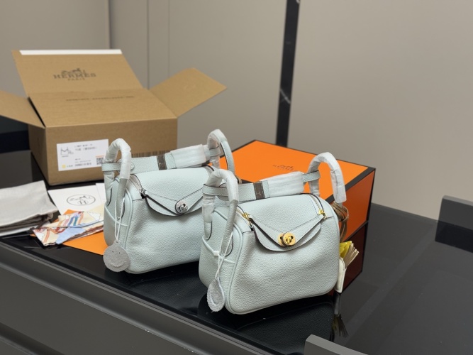 Hermès Lindy Bag 19cm Light Blue Leather Gold Hardware, Gift Included 1 Hermès Lindy Bag 19cm Light Blue Leather Gold Hardware, Gift Included