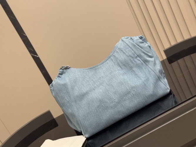 Chanel Denim Beach Bag: Stylish, Washed, and Spacious - 43.28cm 1 Chanel Denim Beach Bag: Stylish, Washed, and Spacious - 43.28cm