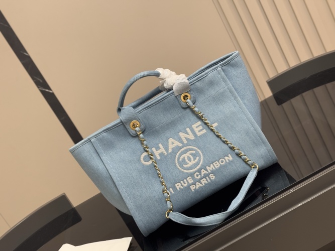 Chanel Denim Beach Bag, Washed Vintage Look, 35.27cm - Chic and Functional 1 Chanel Denim Beach Bag, Washed Vintage Look, 35.27cm - Chic and Functional