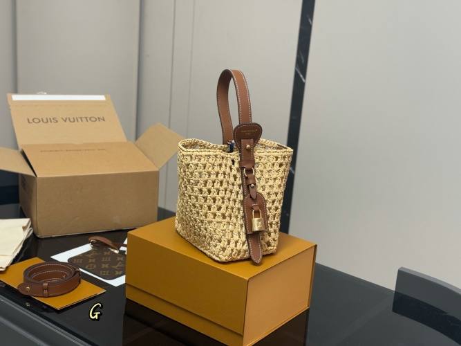 Louis Vuitton Straw Bucket Bag with Leather Trim, 18x17cm - Chic & Unique 1 Louis Vuitton Straw Bucket Bag with Leather Trim, 18x17cm - Chic & Unique