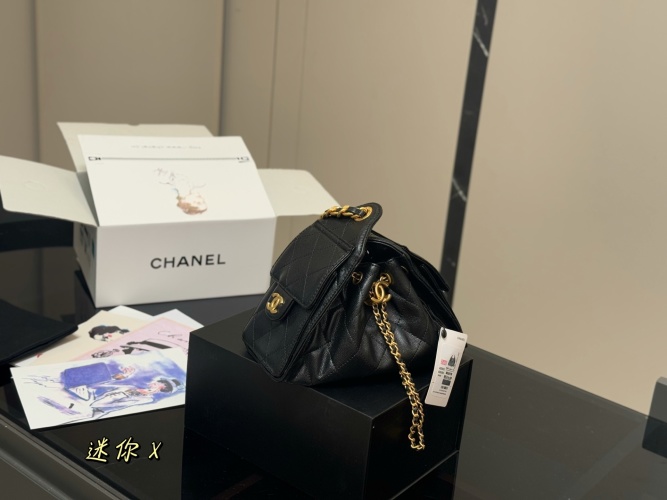 Chanel 25s Hobo Mini Bag, Caviar Leather, Gold Hardware - 22 x 14 cm 1 Chanel 25s Hobo Mini Bag, Caviar Leather, Gold Hardware - 22 x 14 cm