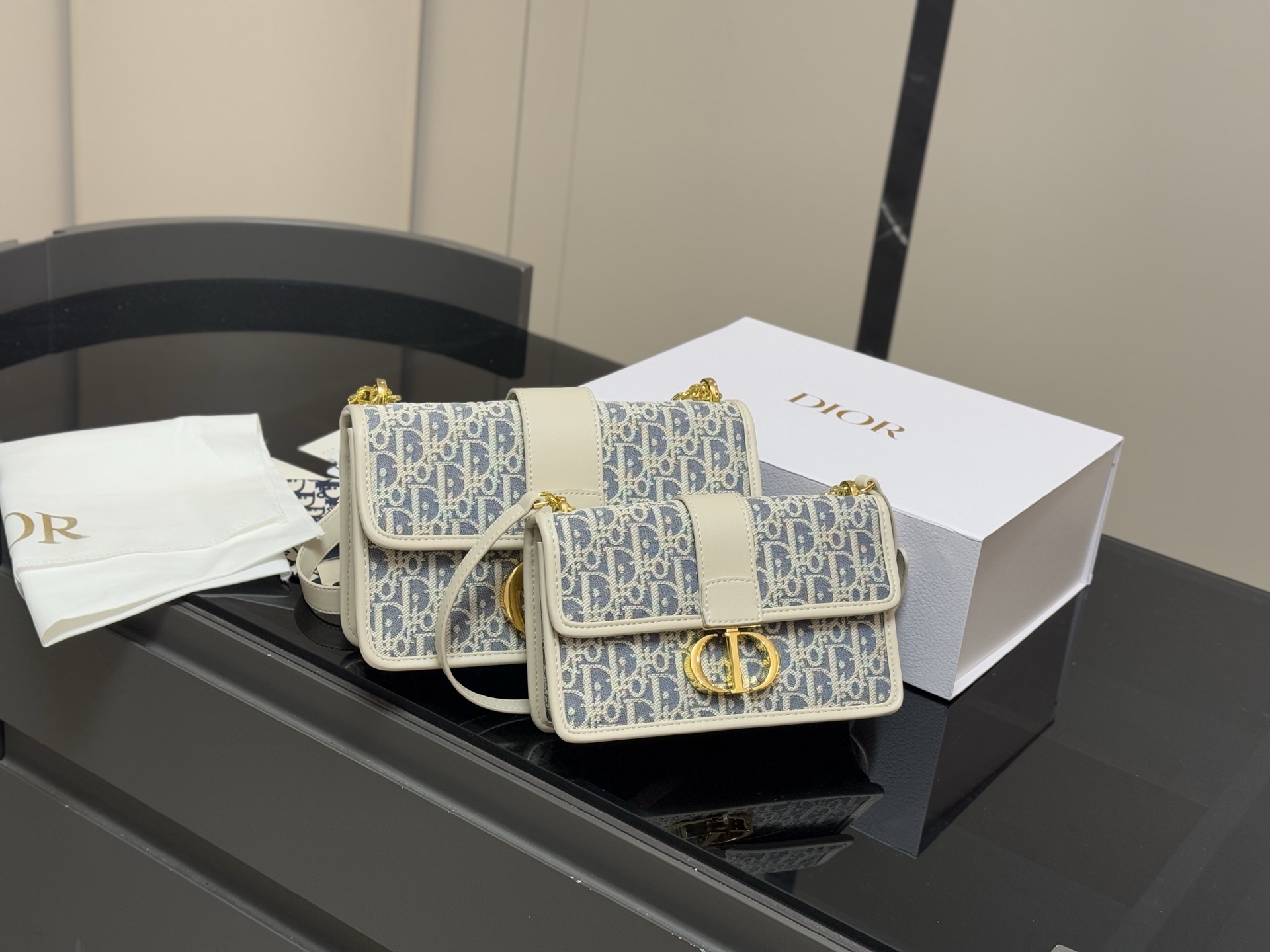 Dior Montaigne 30 Oblique Jacquard Bag - Stylish & Versatile Handbag